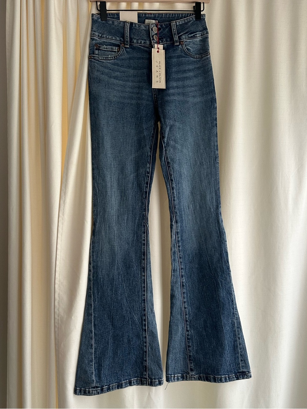 NEW Alice + Olivia Mid Rise Bell Jeans